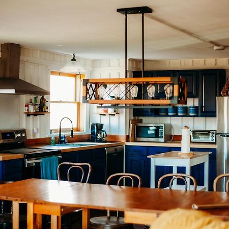 The Barn At Evermore: Riverfront Retreat W/Hot Tub Лурей Екстериор снимка
