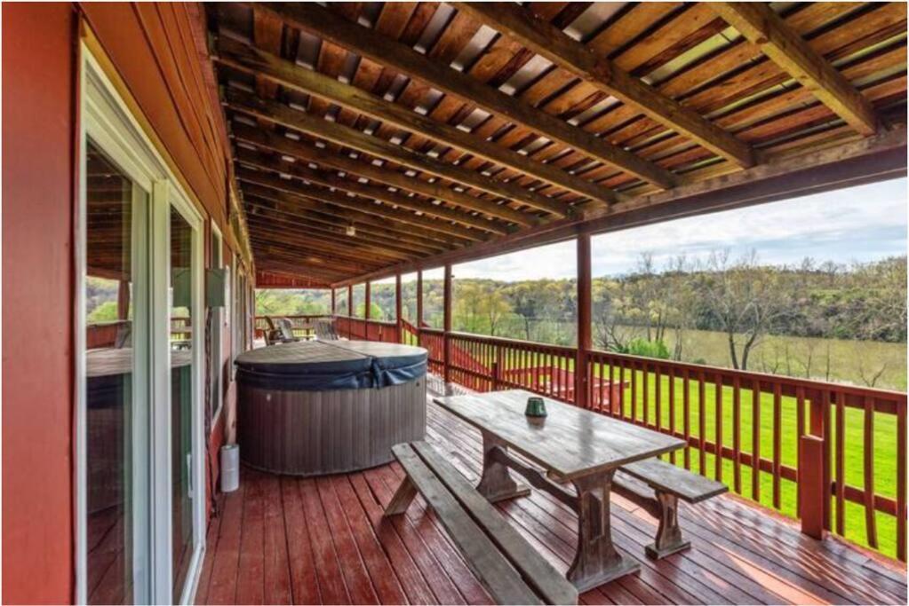 The Barn At Evermore: Riverfront Retreat W/Hot Tub Лурей Екстериор снимка