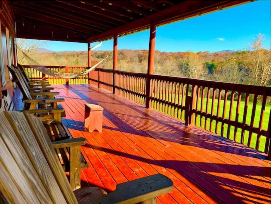 The Barn At Evermore: Riverfront Retreat W/Hot Tub Лурей Екстериор снимка