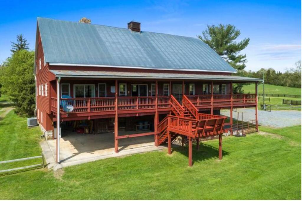 The Barn At Evermore: Riverfront Retreat W/Hot Tub Лурей Екстериор снимка